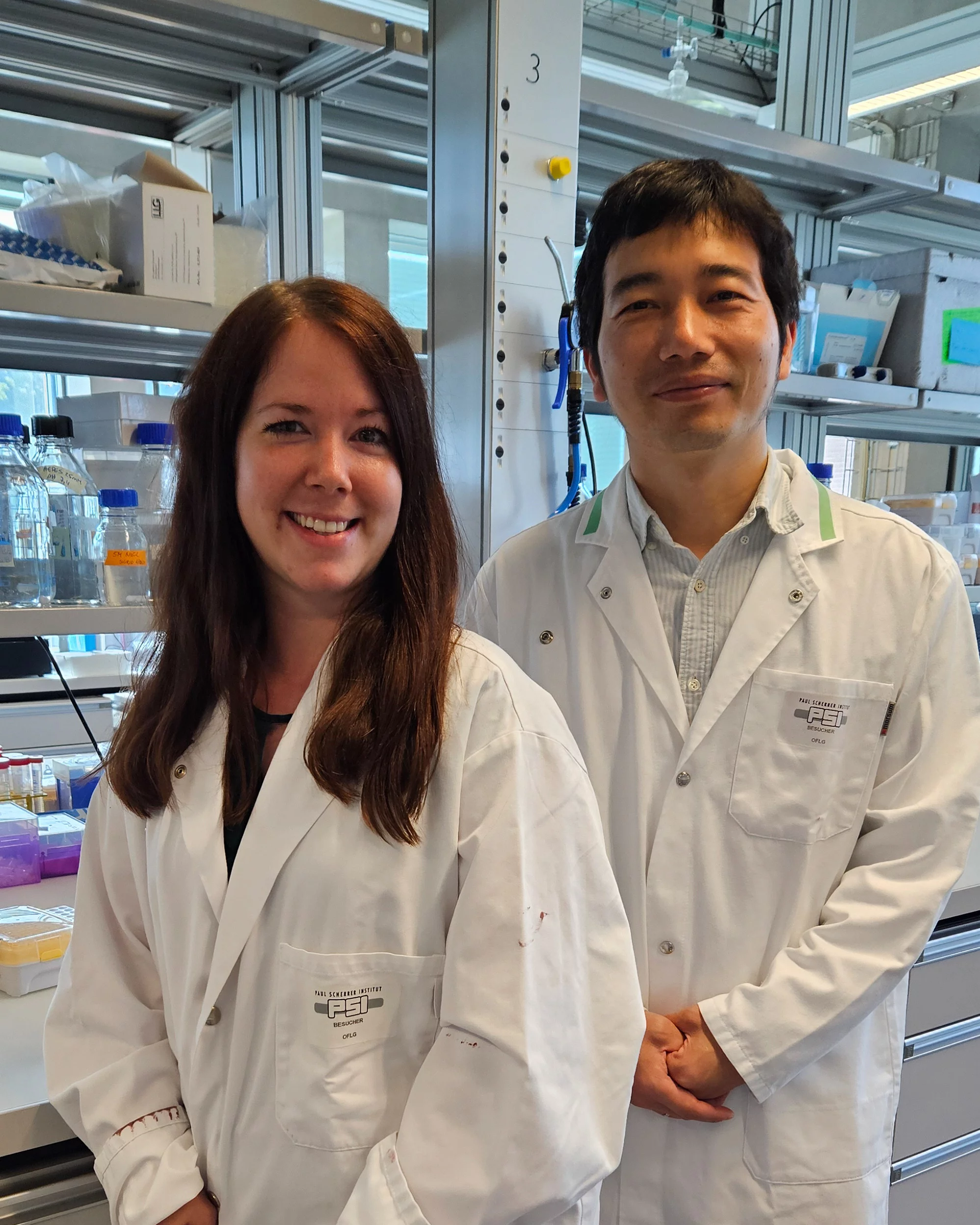 Rebecca Sternke-Hoffmann (L) and Jinghui Luo (R) from PSI’s Laboratory of Nanoscale Biology. © Paul Scherrer Institute PSI/Sternke-Hoffmann