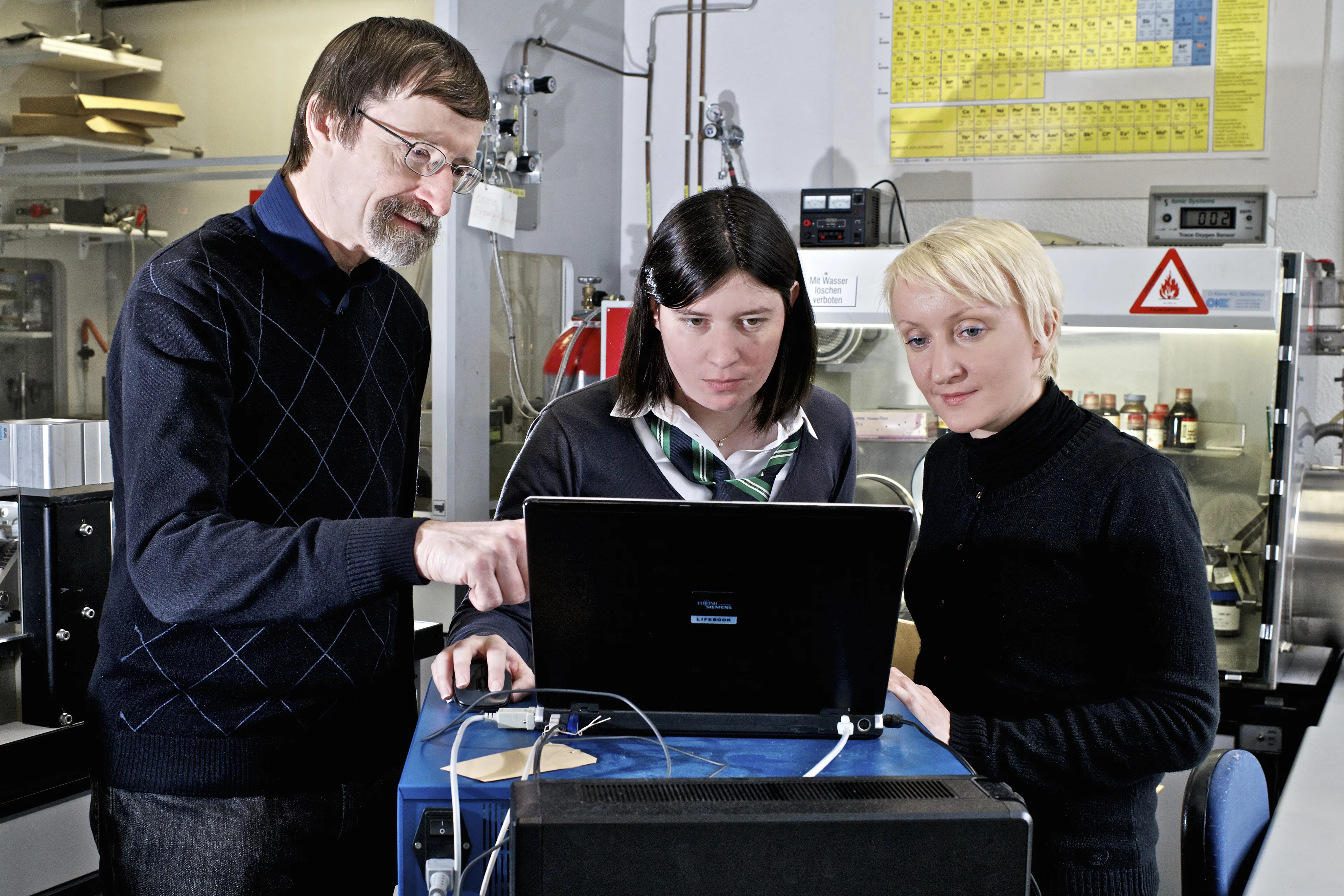 The scientists from the Electrochemical Energy Storage Section who are participating in the development of lithium-sulfur batteries: (from left to right) Head of the Section Petr Novák, Project Manager Claire Camille Villevieille and Scientific Officer Sigita Urbonaite. Source: Markus Fischer/Paul Scherrer Institute