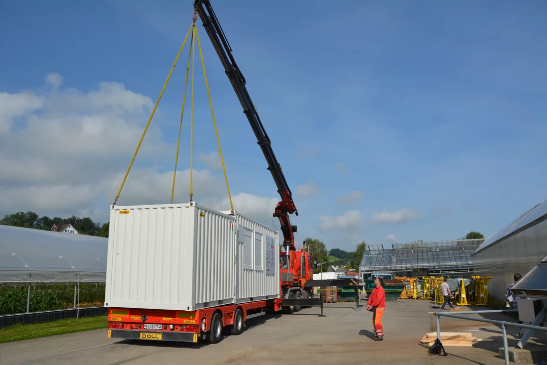 Die Methanierungsanlage wurde im Container KONTI-C mit dem Lastwagen vom PSI nach Wädenswil transportiert. Foto: Paul Scherrer Institut.