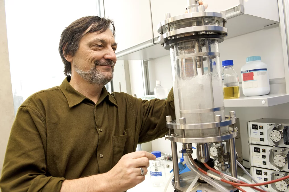 PSI scientist Kurt Ballmer-Hofer. (PSI/F. Reiser)