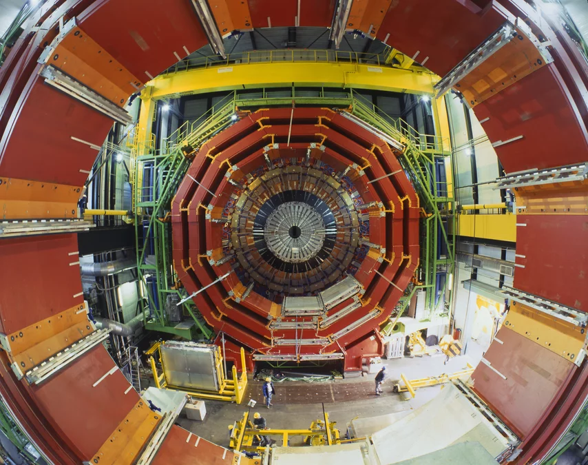 Les protons entrent en collision dans le tube au centre. (Foto: H.R.Bramaz)