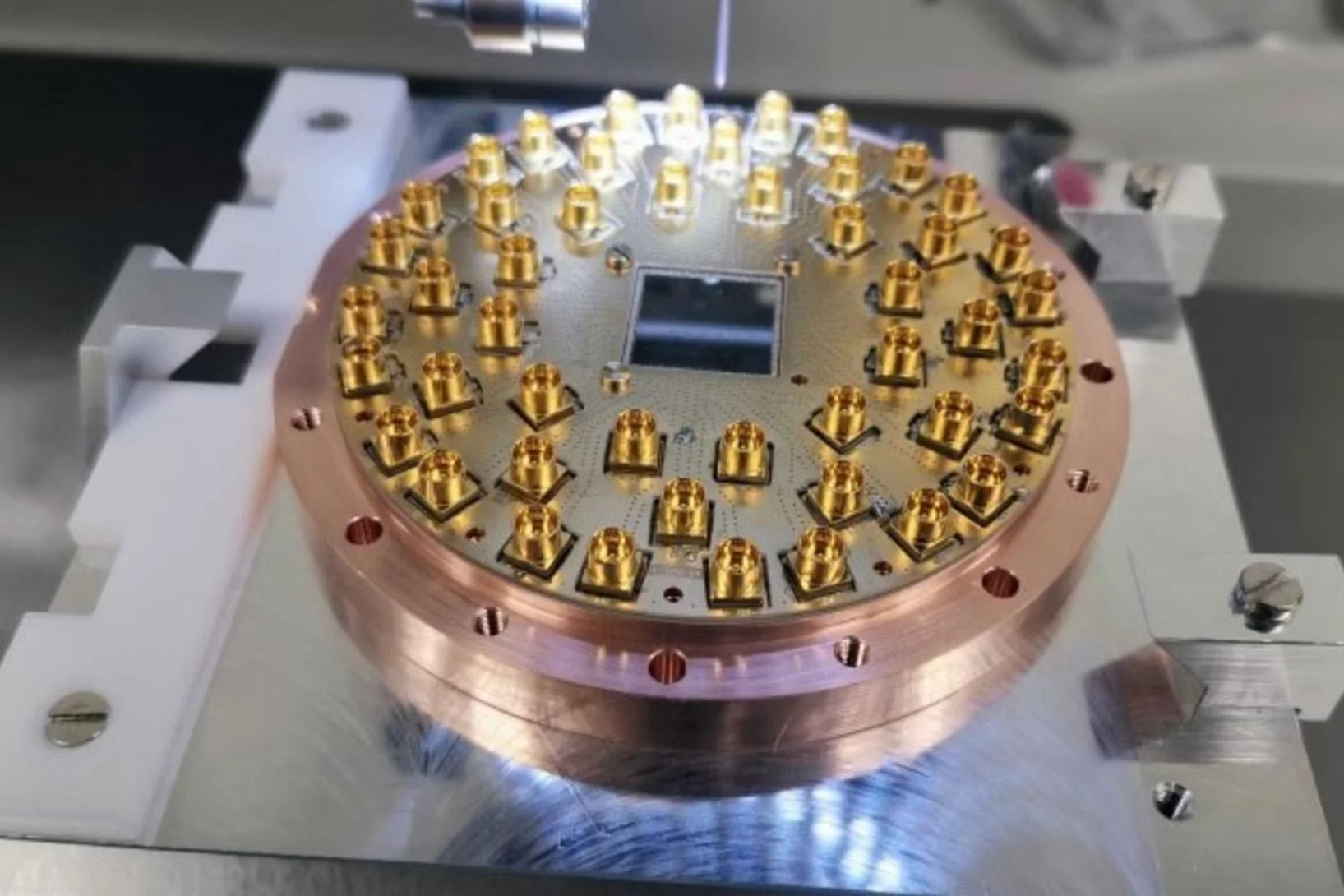 Superconducting circuits chip